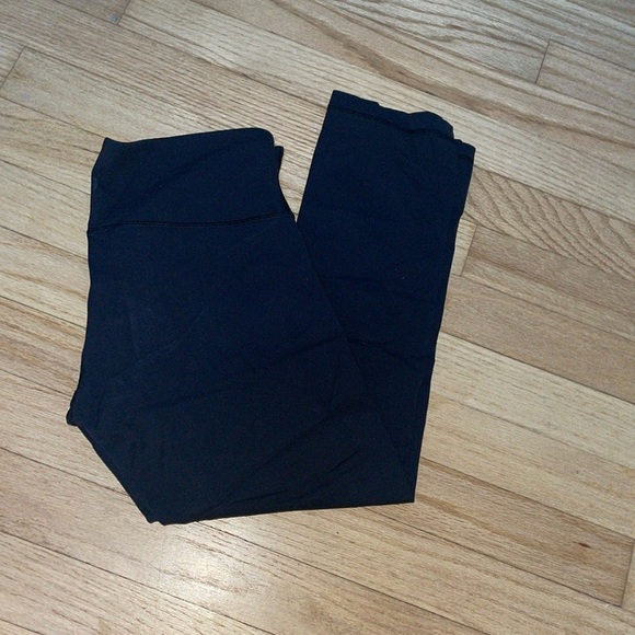lululemon athletica Pants - Lululemon F Black Cropped Leggings -6 Preloved